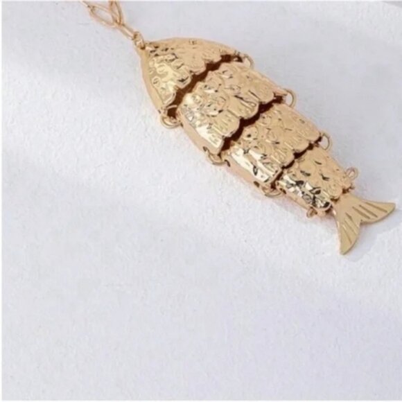 New! Gold Fish Charm Necklace NWOT - Picture 2 of 2